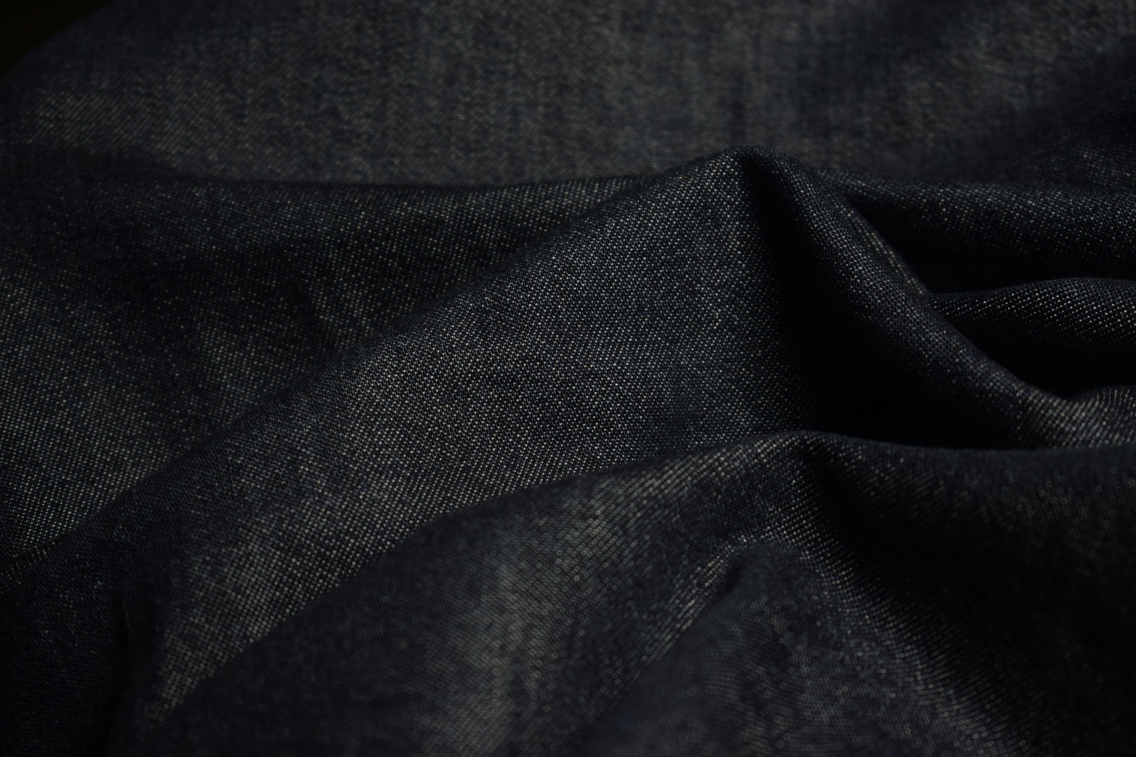Tissu denim noir premium